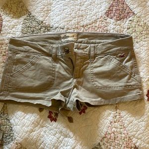 🔸HOLLISTER size 3 stretch 98% cotton SHORTS🔸